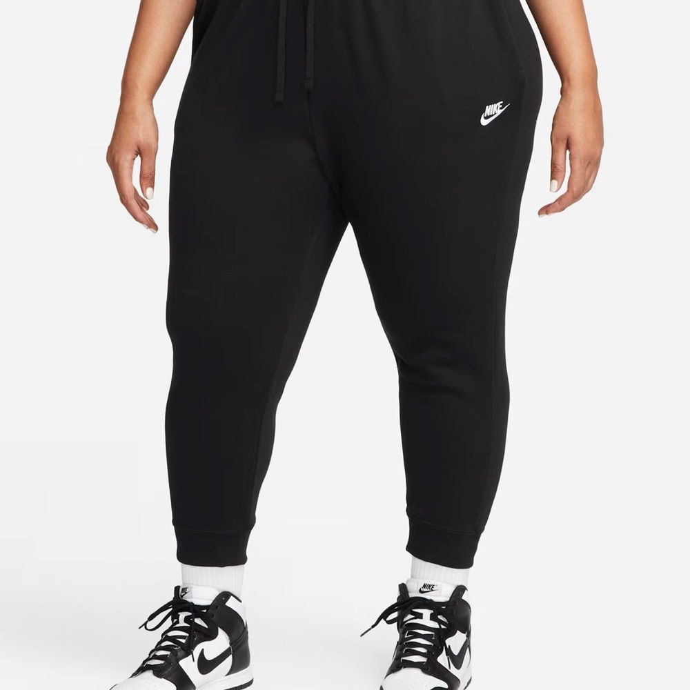 Nike Sportswear Women's Club Fleece Mid-Rise Black Joggers Plus Sizes NWTs